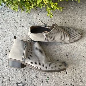 Time and Tru Suede Boots Women